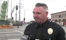 Auto sulla folla a Los Angeles, autista colpito da arma da fuoco