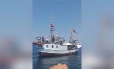 Salpata Freedom Flottilla da Gallipoli, 'a Gaza anche giocattoli e medicine'