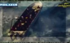 Fermato scafista a Lampedusa, 70 migranti su barchino