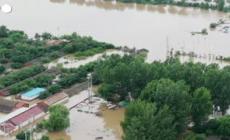 Forti piogge a Pechino, almeno 30 morti e 80 mila sfollati