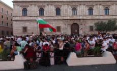 Il papa entusiasma 120 mila giovani: "Gridate per la pace"