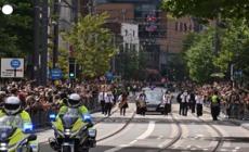Birmingham saluta Ozzy Osbourne, in migliaia al corteo funebre