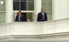 Trump sul tetto della Casa Bianca ispeziona i lavori di ristrutturazione