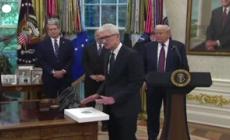 Cook fa un regalo a Trump e Apple aumenta l'investimento negli Usa