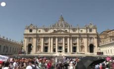 Il Papa, "il mondo rigetta la guerra"