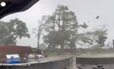 Il tifone Podul si abbatte su Taiwan