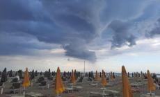 Grandine e vento fino a 100 km/h, disagi nel Riminese - Video