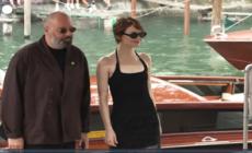 Venezia: Emma Stone, Adam Sandler e altre star sbarcano alla Mostra