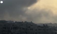 Bombardamenti su Gaza City, incessante l'offensiva israeliana nella zona