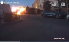 Kiev, una delle esplosioni catturata da una telecamera di sicurezza