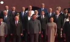 Xi, con un abito in stile Mao, con Putin e Jong Un alla grande parata militare