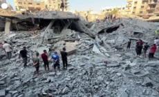 Raid israeliani su Gaza: "Abbiamo tirato fuori corpi di bambini a pezzi"