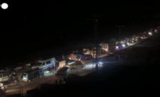 Continua l'offensiva a Gaza, migliaia in fuga verso sud