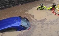 Il maltempo provoca una frana nel Comasco, coinvolta un'auto