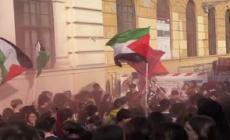 Blocchiamo tutto, la protesta a Roma degli studenti del Cavour