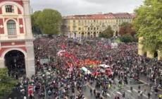 Torino in piazza per Gaza, in migliaia davanti a Porta Nuova