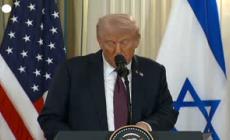 Trump: "Pieno appoggio a Israele per l'annientamento di Hamas se respingono il piano"