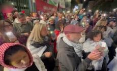 Flash mob pro Gaza davanti all'ospedale pediatrico Santobono di Napoli
