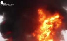 Ucraina, nella notte incendi nel nord del Paese dopo gli attacchi russi: morti e feriti