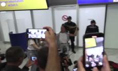 Greta Thunberg al suo arrivo ad Atene: "In corso un genocidio, nessuno potra' dire non lo sapevo"