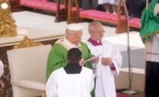 Il Papa all'Angelus:  "C'e' una scintilla di speranza in Terra Santa"