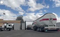 Tornano gli aiuti a Gaza, cibo e carburante entrano dal valico di Rafah