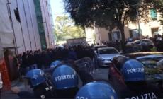 Pisa-Verona, tafferugli fra ultras vicino allo stadio prima della partita - Video