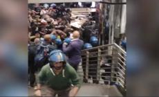 Firenze, scontri all'aeroporto fra polizia e manifestanti in corteo per la Gkn