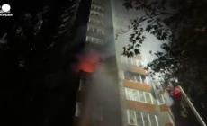 Kiev, edifici danneggiati dopo un massiccio attacco notturno russo - Video