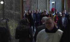 Il Papa e Re Carlo pregano insieme per la prima volta nella loro storia