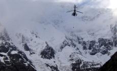 Un italiano morto e due dispersi tra le vette del Nepal, le condizioni meteo ostacolano i soccorsi 
