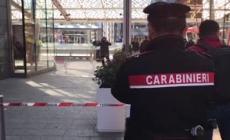 "Mi hanno accoltellata", donna grave in centro a Milano