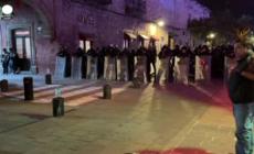 Sindaco assassinato in Messico, tensioni manifestanti-polizia a Morelia