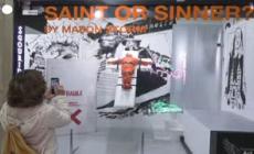 Svizzera, polemica per un'installazione con Trump "crocifisso"