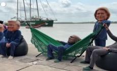 Cop30, attivisti con maschere giganti dei leader mondiali protestano in Brasile