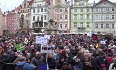 Praga, in piazza contro Babis nell'anniversario della Rivoluzione di velluto