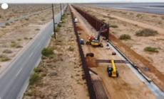 I lavori di costruzione del muro secondario al confine tra Messico e Stati Uniti