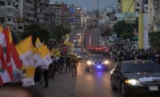Beirut, il passaggio del corteo papale fra due ali di folla