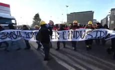 Ex Ilva Genova Cornigliano, lavoratori in corteo con Ansaldo e Fincantieri
