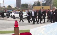 Il Papa prega al porto di Beirut, teatro della disastrosa esplosione del 2020