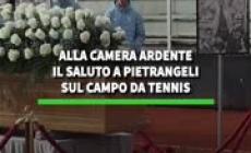 Il saluto a Pietrangeli sul campo del Foro Italico