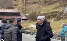 Atterraggio pesante per un elicottero in Valmalenco, occupanti estratti vivi