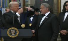 Kennedy Center Honors, Trump premia Stallone e Gloria Gaynor