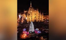 Milano, festa in piazza Duomo per l'accensione dell'albero di Natale
