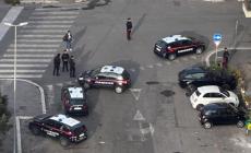 Una ragazza denuncia: "Mi hanno violentata fuori dalla metro a Roma"