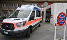 Diciotto persone mangiano in un bar a Genova e restano intossicate, una &egrave; grave