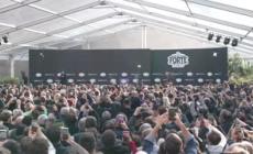 Atreju: Meloni accolta dai cori risponde saltellando