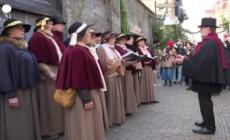 Il festival di Dickens porta lo spirito natalizio in una cittadina olandese