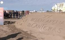 Natale 2025, alle Canarie un presepe gigante fatto di sabbia