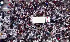 Bangladesh, in migliaia al funerale di uno dei leader della rivolta del 2024 ucciso a Dacca